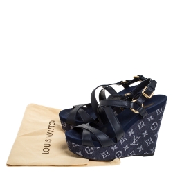 مملوكة مسبقًا Louis Vuitton Blue Leather And Monogram Denim Wedge Ocean Sandals Size 39.5