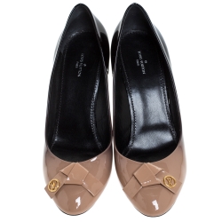 Pre Owned حذاء كعب عالي لوي فيتون بفيونكة ومقدمة سويدي مع قماش مونوغرامي رصاصي مقاس 37.5