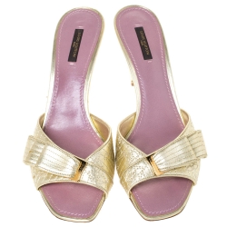 مملوكة مسبقًا صندل لوي فيتون مزين بفيونكة و بغزر مونوغرامية جلد ذهبي مقاس 41