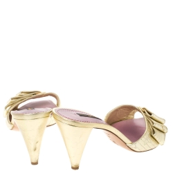 مملوكة مسبقًا صندل لوي فيتون مزين بفيونكة و بغزر مونوغرامية جلد ذهبي مقاس 41