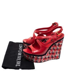 مملوكة مسبقًا Louis Vuitton Red Leather And Multicolor Fabric Wedge Platform Slingback Sandals Size 37