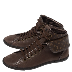 مملوكة مسبقًا حذاء بوت رياضي لوي فيتون "بريا" جلد و كانفاس مونوغرامي بني مقاس 36