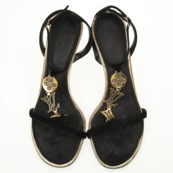 مملوكة مسبقًا Louis Vuitton Black Suede Logo T Strap Sandals Size 41