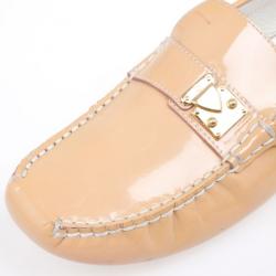 Pre Owned Louis Vuitton Peach Patent Leather Zen Loafers Size 39