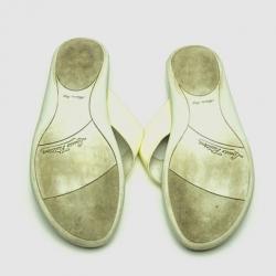Pre Owned Louis Vuitton White Patent Leather Thong Slippers Size 39.5