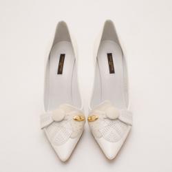 مملوكة مسبقًا Louis Vuitton White Patent Leather Pumps Size 38.5