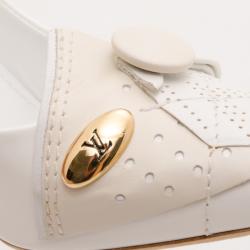 مملوكة مسبقًا Louis Vuitton White Patent Leather Pumps Size 38.5