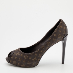 مملوكة مسبقًا Louis Vuitton Brown Patent Leather and Monogram Mini Lin Canvas Peep Toe Pumps Size 37