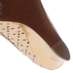 مملوكة مسبقًا Louis Vuitton Gold Stand By Me Peep Toe Wedge Pumps Size 36.5