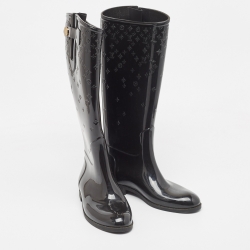 مملوكة مسبقًا Louis Vuitton Black Monogram Rubber Rain Boots Size 39