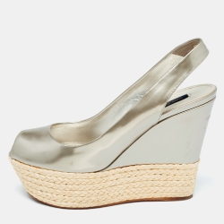 مملوكة مسبقًا Louis Vuitton Silver Leather Lagoon Wedge Sandals Size 39  