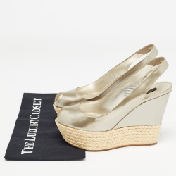 مملوكة مسبقًا Louis Vuitton Silver Leather Lagoon Wedge Sandals Size 39  