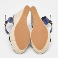 مملوكة مسبقًا Louis Vuitton Navy Blue Monogram Canvas and Leather Sail Away Wedge Sandals Size 38