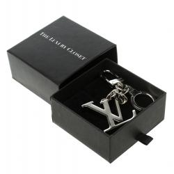 مملوكة مسبقًا Louis Vuitton Monogram Logo Silver Tone Bag Charm / Key Ring
