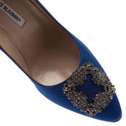 Pre Owned Manolo Blahnik Blue Satin Hangisi Embellished Pumps Size 39.5