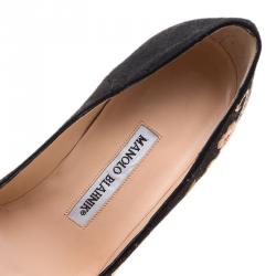 Pre Owned حذاء كعب عالي مانولو بلانيك كايال بمقدمة مدببة كانفاس بنقوش موردة أسود مقاس 35.5