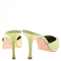 Pre Owned حذاء مولز مانولو بلانيك مقدمة مدببة Carolyne سويدي أخضر مقاس 39