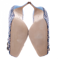 مملوكة مسبقًا Manolo Blahnik Blue Tweed Vazza Crystal Embellished Pumps Size 40