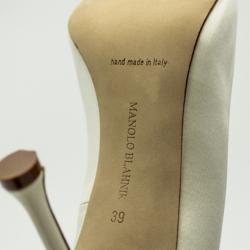 Pre Owned Manolo Blahnik Ivory Limited Edition 'Eufrasia' Pumps Size 39