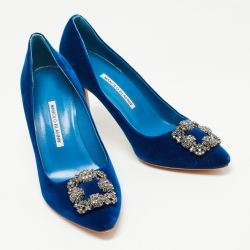 Pre Owned Manolo Blahnik Blue Velvet Hangisi Pumps Size 41