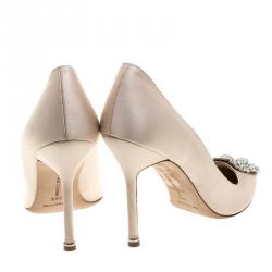 Pre Owned حذاء كعب عالي مانولو بلانيك مزخرف هنغيسي ساتان بيج مقاس 38.5