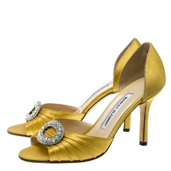 Pre Owned صندل مانولو بلانيك سيدارابي دورسي ساتان أصفر بطيات مقاس 36