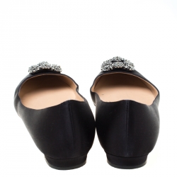 Pre Owned حذاء باليرينا فلات مانولو بلانيك هانغيسي ساتان أسود مقاس 41.5