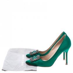 مملوكة مسبقًا Manolo Blahnik Green Satin Hangisi Crystal Embellished Pumps Size 38.5