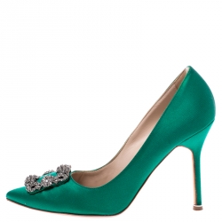 مملوكة مسبقًا Manolo Blahnik Green Satin Hangisi Crystal Embellished Pumps Size 38.5