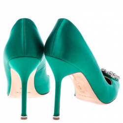 مملوكة مسبقً ا Manolo Blahnik Green Satin Hangisi Crystal Embellished Pumps Size 38.5