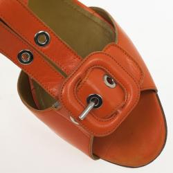 مملوكة مسبقًا Manolo Blahnik Orange Leather Buckle T Strap Sandals Size 36.5
