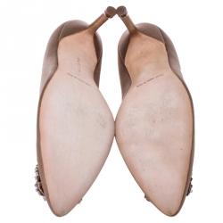 Pre Owned Manolo Blahnik Beige Satin Hangisi Pointed Toe Pumps Size 36