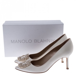 Pre Owned Manolo Blahnik White Satin Hangisi Embellished Pointed Toe Pumps Size 39.5