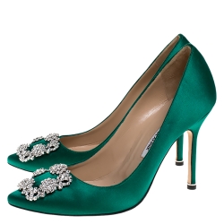 مملوكة مسبقًا Manolo Blahnik Emerald Green Satin Hangisi Embellished Pointed Toe Pumps Size 38