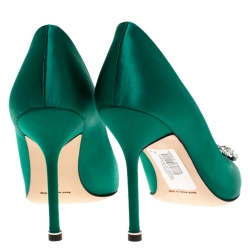 مملوكة مسبقًا Manolo Blahnik Emerald Green Satin Hangisi Embellished Pointed Toe Pumps Size 38