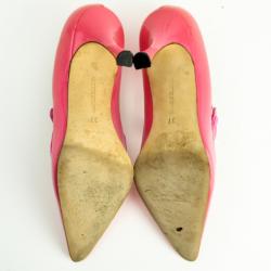 مملوكة مسبقًا Manolo Blahnik Pink Patent Pointed Toe 'Campari' Mary Jane Pumps Size 37