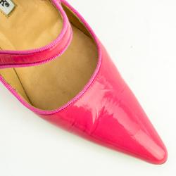 مملوكة مسبقًا Manolo Blahnik Pink Patent Pointed Toe 'Campari' Mary Jane Pumps Size 37