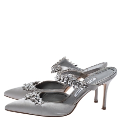 Pre Owned صندل مانولو بلانيك "لوروم" مزخرف بكريستال ساتان رصا صي مقاس 38