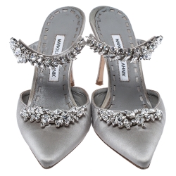 Pre Owned صندل مانولو بلانيك "لوروم" مزخرف بكريستال ساتان رصاصي مقاس 38