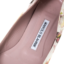 Pre Owned حذاء باليرينا فلات مانولو بلانيك هاينغيسي مزخرف بكريستال ساتان مطبوع فراشة أبيض مقاس 37.5