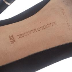 مملوكة مسبقًا  حذاء مانولو بلانيك ستان أسود مطرزهانجيسي مقاس 39.5