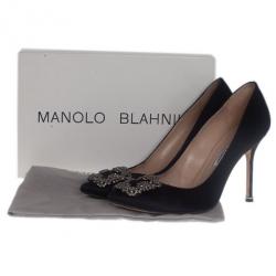 مملوكة مسبقًا  حذاء مانولو بلانيك ستان أسود مطرزهانجيسي مقاس 39.5