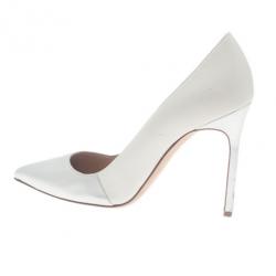 مملوكة مسبقًا Manolo Blahnik Two Tone Pointed Toe Pumps Size 37