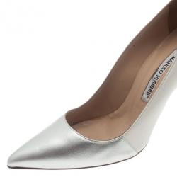 مملوكة مسبقًا Manolo Blahnik Two Tone Pointed Toe Pumps Size 37