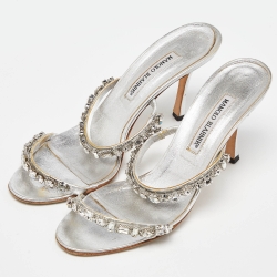 مملوكة مسبقًا Manolo Blahnik Silver Leather Diora Slide Sandals Size 39.5