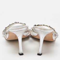 مملوكة مسبقًا Manolo Blahnik Silver Leather Diora Slide Sandals Size 39.5