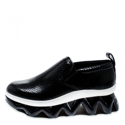 Pre Owned Marc by Marc Jacobs Black Embossed Snakeskin Leather Ninja Wave Platform Slip On Sneakers Size 37