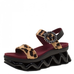 مملوكة مسبقًا Marc by Marc Jacobs Beige Leopard Print Calf Hair Ninja Wave Platform Sandals Size 38