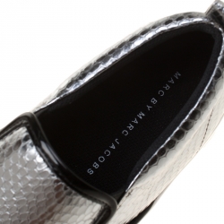 Pre Owned Marc by Marc Jacobs Metallic Silver Embossed Snakeskin Leather Ninja Wave Platform Slip On Sneakers Size 38