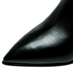 مملوكة مسبقًا حذاء بوت كاحل مارك جاكوبس مقدمة مدببة جلد أسود مقاس 36